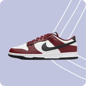 baskets bordeaux et blanches.